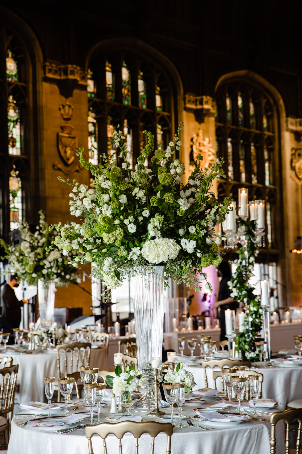 Green and white centerpiece at University Club Cathedral Hall
